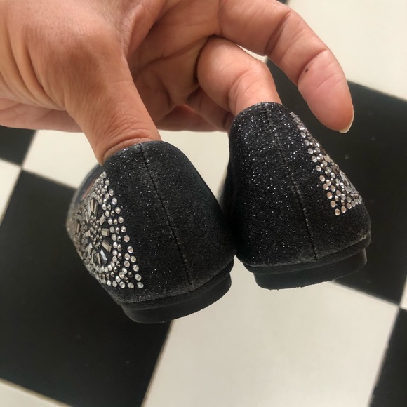 2/$30⭐️ Girls Sparkly Flats - Picture 6 of 6